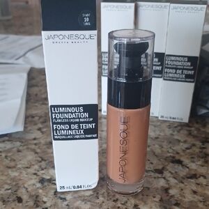 Japonesque Luminous Foundation - Shade 10 Tan